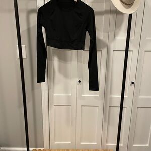 Black Long Sleeve Crop Top
